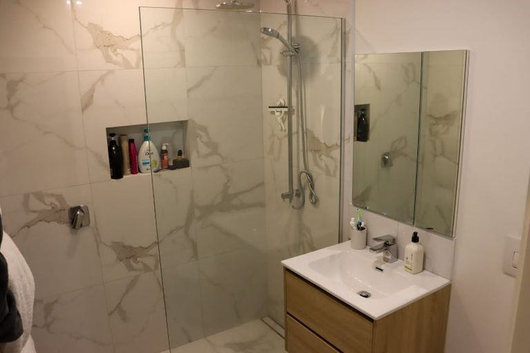 Photo of property in 43 Kamara Road, Glen Eden, Auckland, 0602