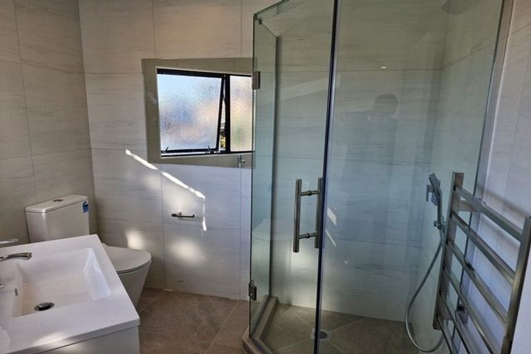 Photo of property in 12 Westergrove Place, West Harbour, Auckland, 0618