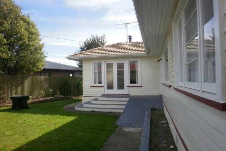 Photo of property in 2/50 Parkers Road, Tahunanui, Nelson, 7011