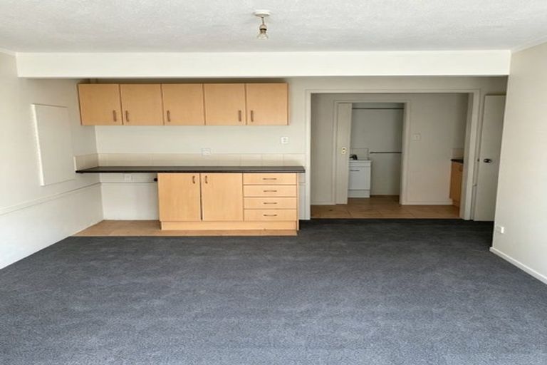 Photo of property in 144 Prince Regent Drive, Half Moon Bay, Auckland, 2012
