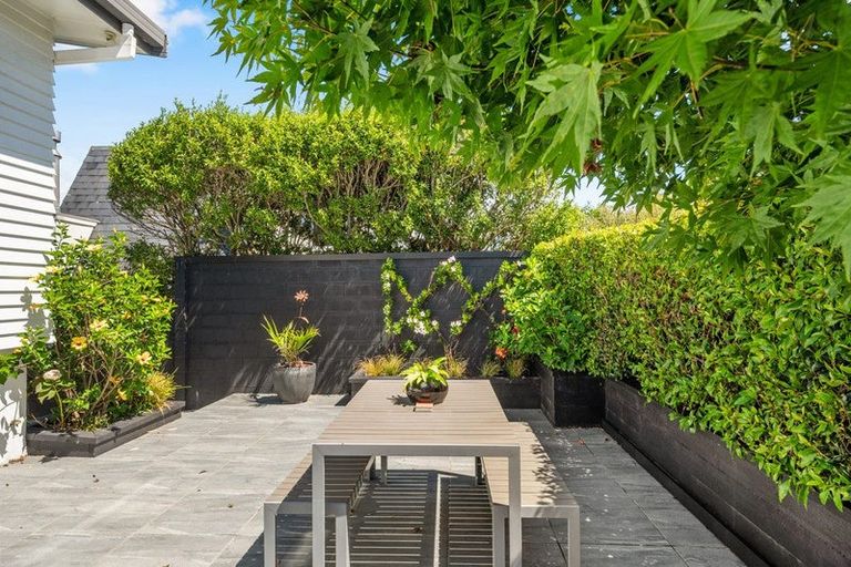 Photo of property in 13 Wilding Avenue, Northcote Point, Auckland, 0627