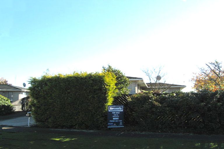 Photo of property in 26 Bidwell Place, Hillmorton, Christchurch, 8025