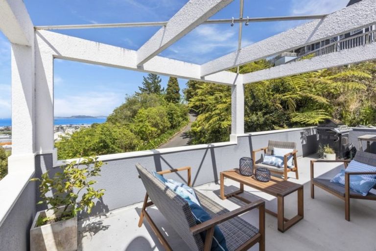 Photo of property in 6b Jacaranda Grove, Maungaraki, Lower Hutt, 5010