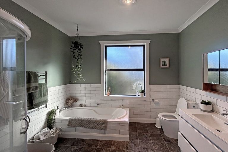 Photo of property in 12 Moa Street, Waikiwi, Invercargill, 9810