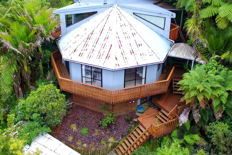 Photo of property in 201 Shaw Road, Titirangi, Auckland, 0604