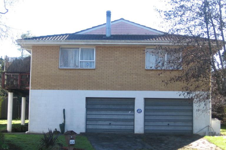 Photo of property in 6 Dalkeith Place, Opaheke, Papakura, 2113