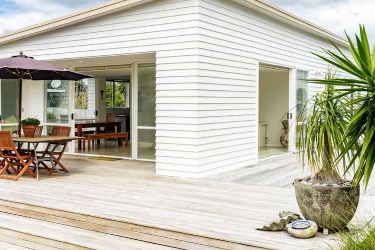 Photo of property in 37 Seabreeze Road, Mangawhai Heads, Mangawhai, 0505