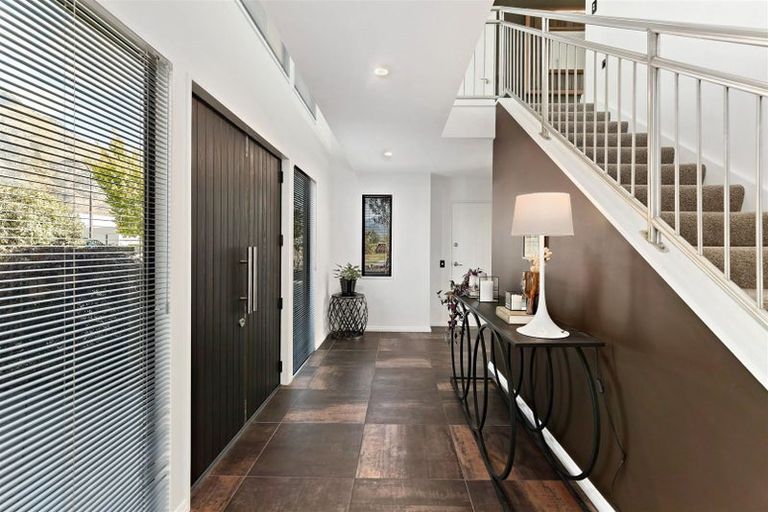 Photo of property in 1 Coburn Place, Lake Hayes, Queenstown, 9304