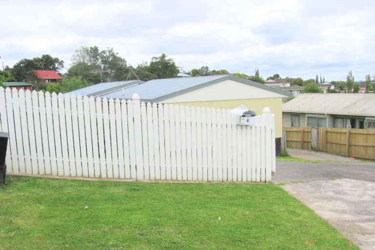 Photo of property in 6 Maywood Crescent, Glen Eden, Auckland, 0602