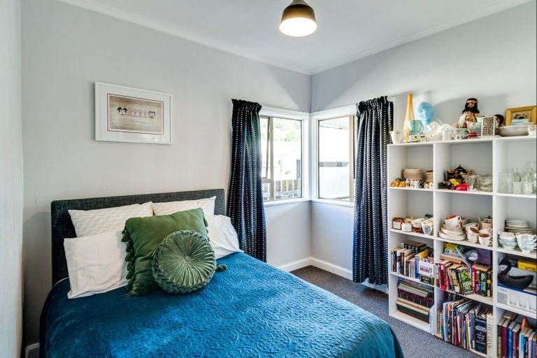 Photo of property in 5 Golding Road, Taradale, Napier, 4112