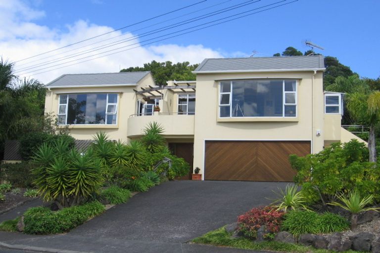 Photo of property in 33 Aotearoa Terrace, Murrays Bay, Auckland, 0630