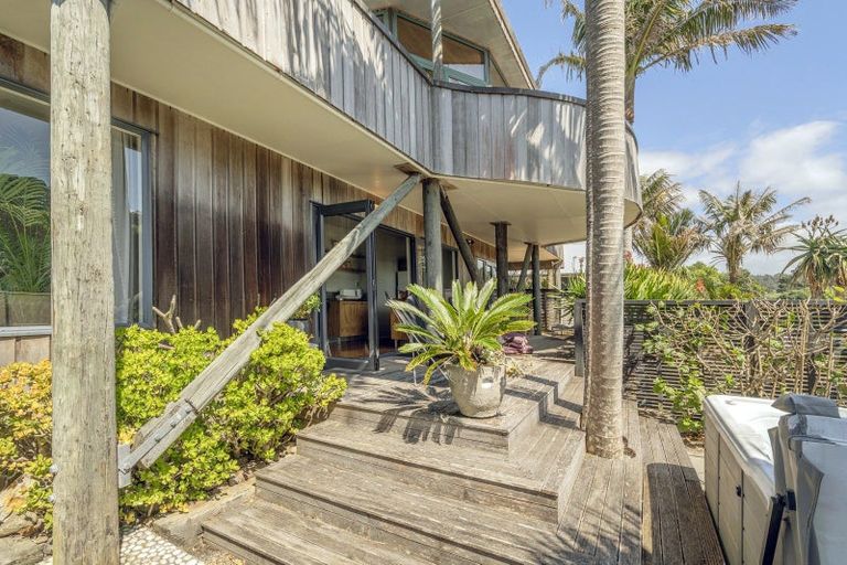 Photo of property in 24 Pye Place, Hot Water Beach, Whitianga, 3591