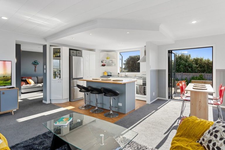 Photo of property in 17 Moana Street, Otaki Beach, Otaki, 5512