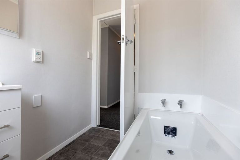 Photo of property in 8 Kingston Street, Awapuni, Palmerston North, 4412