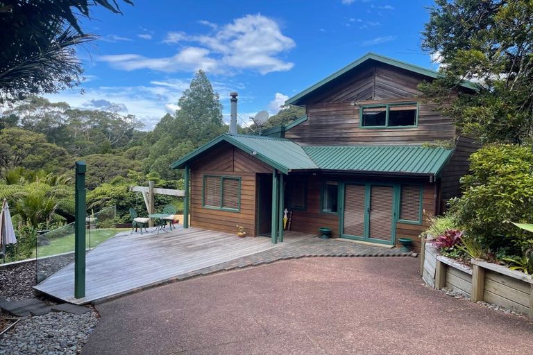 Photo of property in 214 Shaw Road, Oratia, Auckland, 0604