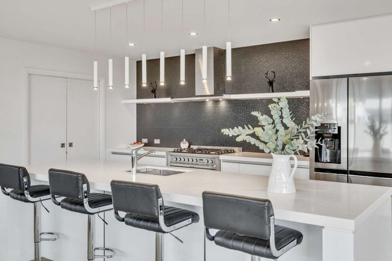 Photo of property in 27 Silicon Way, Fitzherbert, Palmerston North, 4410