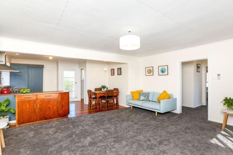 Photo of property in 16 Trafalgar Street, Westown, New Plymouth, 4310