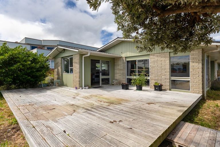 Photo of property in 41 Manuka Street, Otaki Beach, Otaki, 5512