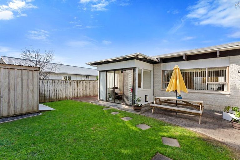 Photo of property in 4 Sunny Glen, Waikanae, 5036