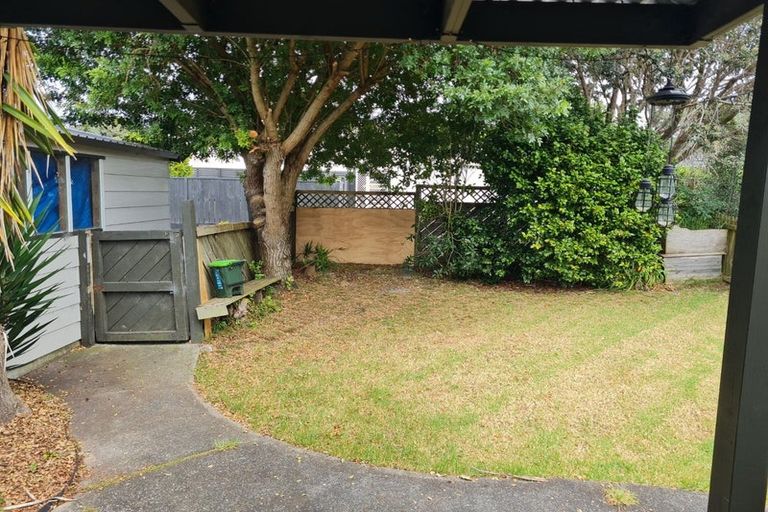 Photo of property in 71 West Harbour Drive, West Harbour, Auckland, 0618