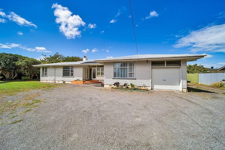 Photo of property in 28 Camberwell Road, Hawera, 4610