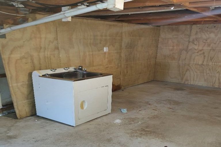 Photo of property in 20 Chislehurst Street, Henderson, Auckland, 0612