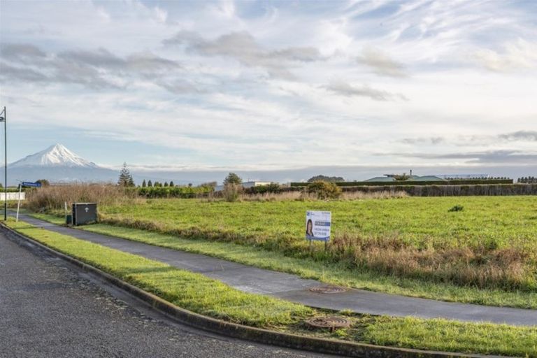 Photo of property in 28 County Drive, Hawera, 4610