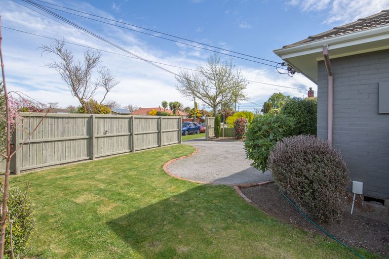 Photo of property in 12 Cranbrook Avenue, Burnside, Christchurch, 8053