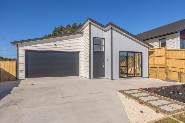 Photo of property in 30 Paihere Street, Huapai, Kumeu, 0810