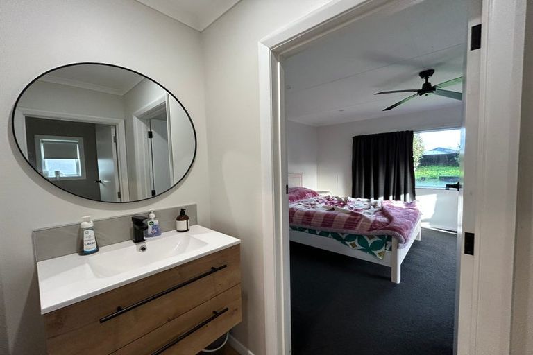 Photo of property in 12 Birmingham Street, Takaro, Palmerston North, 4412