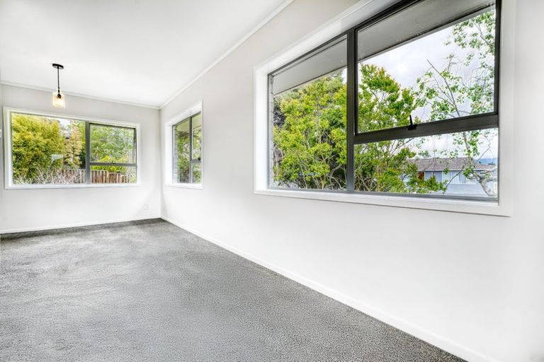 Photo of property in 10 Brunner Road, Glen Eden, Auckland, 0602