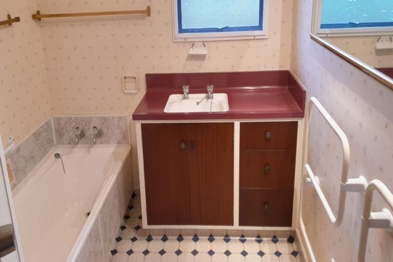 Photo of property in 2/701 Roberts Street, Hastings, 4122