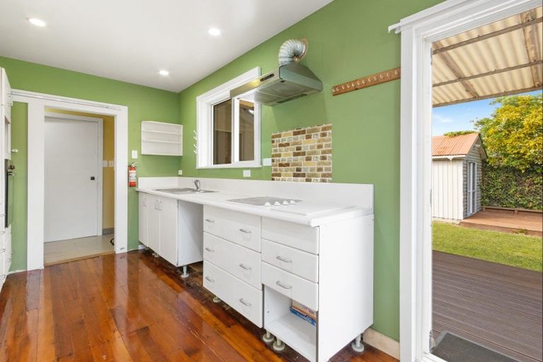 Photo of property in 27 Rutherford Road, Marewa, Napier, 4110