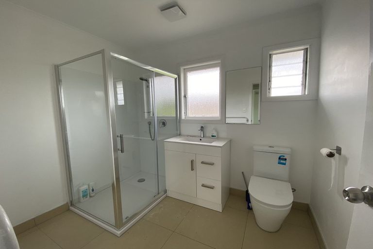 Photo of property in 14 Strid Road, Te Atatu South, Auckland, 0610