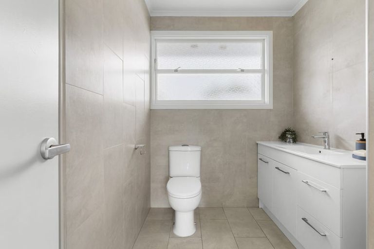 Photo of property in 51b Glenharrow Avenue, Avonhead, Christchurch, 8042