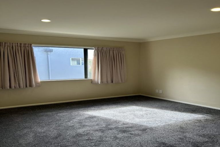 Photo of property in 12 Waterhouse Drive, Brooklyn, Wellington, 6021