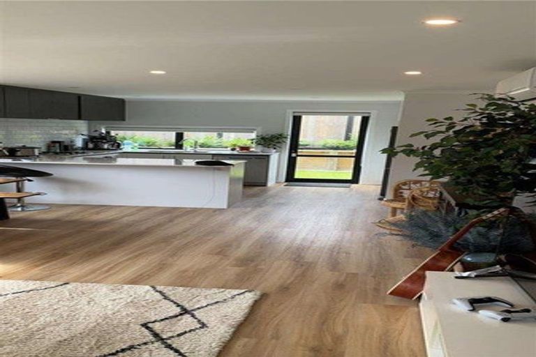 Photo of property in 7 Desert Gold Lane, Wallaceville, Upper Hutt, 5018