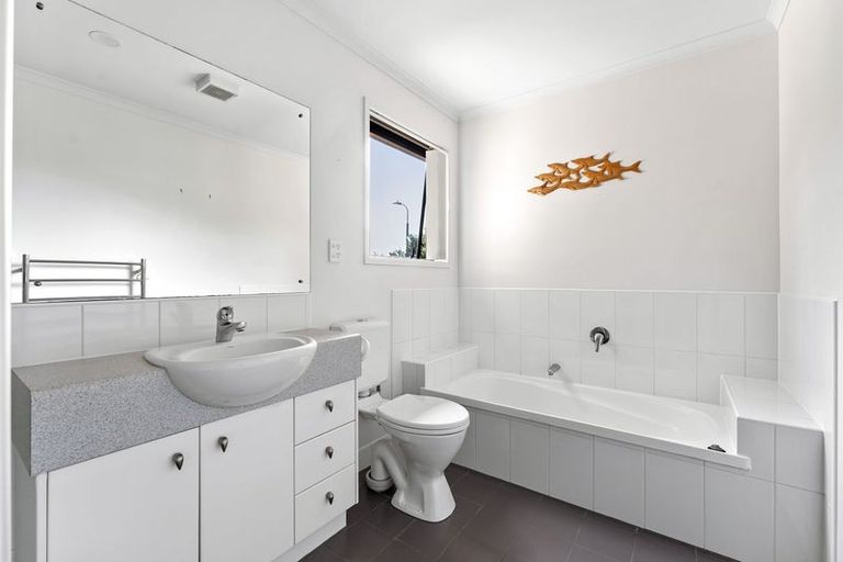 Photo of property in 12 Quarter Deck Lane, Gulf Harbour, Whangaparaoa, 0930