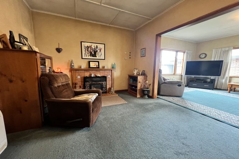 Photo of property in 50 Mcphee Street, Dannevirke, 4930