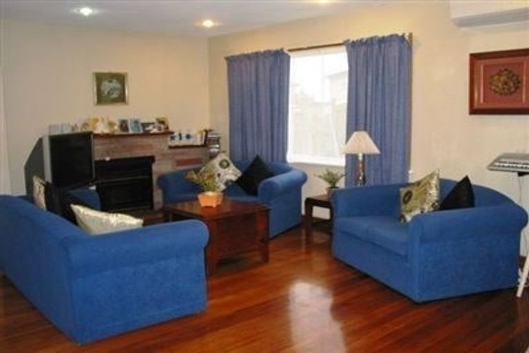 Photo of property in 10 Spencer Road, Pinehill, Auckland, 0632