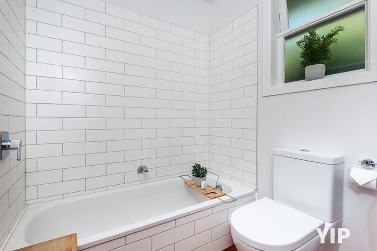 Photo of property in 5 Winston Street, Crofton Downs, Wellington, 6035