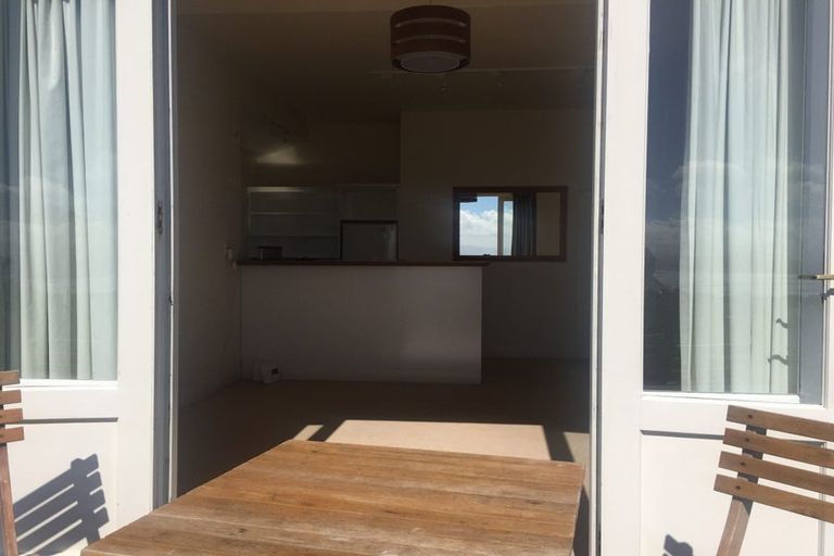 Photo of property in 82 Moana Road, Kelburn, Wellington, 6012