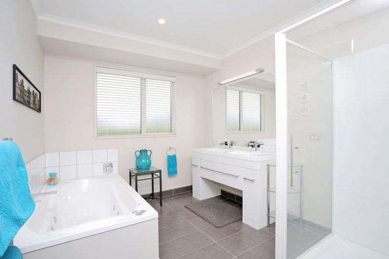 Photo of property in 10 Northside Drive, Waikiwi, Invercargill, 9810