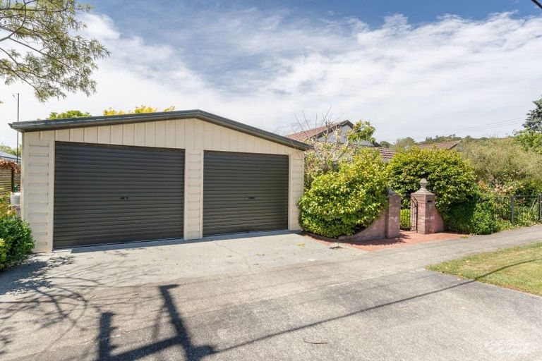 Photo of property in 2b Terminus Street, Silverstream, Upper Hutt, 5019