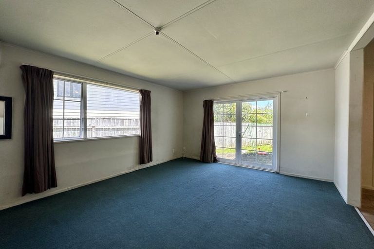 Photo of property in 20 Robson Street, Stokes Valley, Lower Hutt, 5019