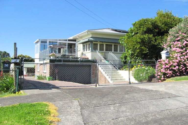 Photo of property in 14 Hastie Avenue, Mangere Bridge, Auckland, 2022