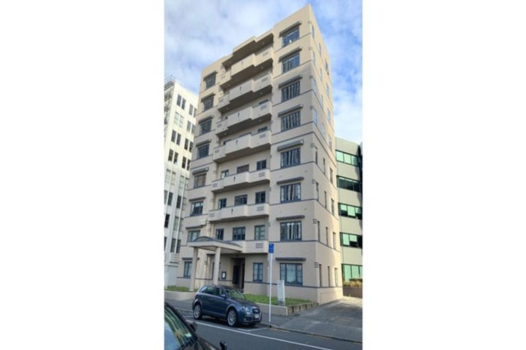 Photo of property in Westhaven Apartments, 8/127 Molesworth Street, Thorndon, Wellington, 6011