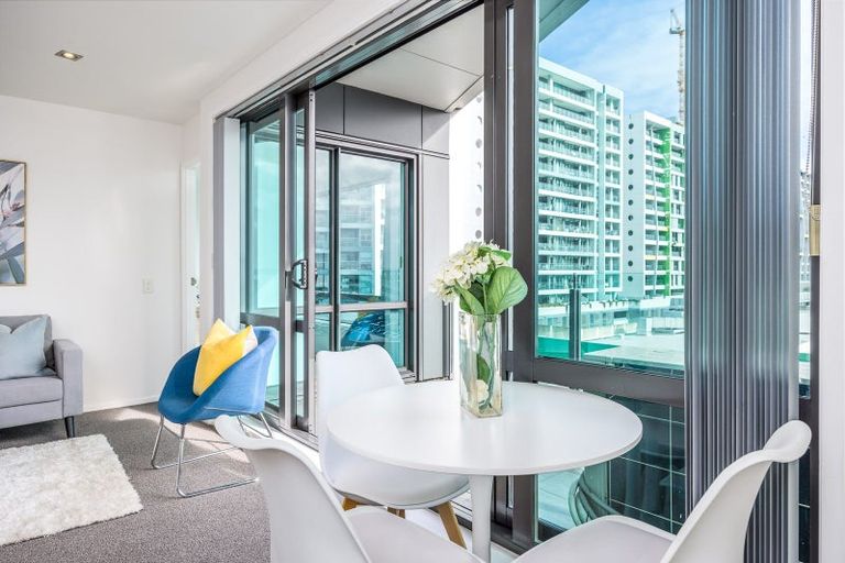 Photo of property in 6 Lancelot Road, Orewa, 0931