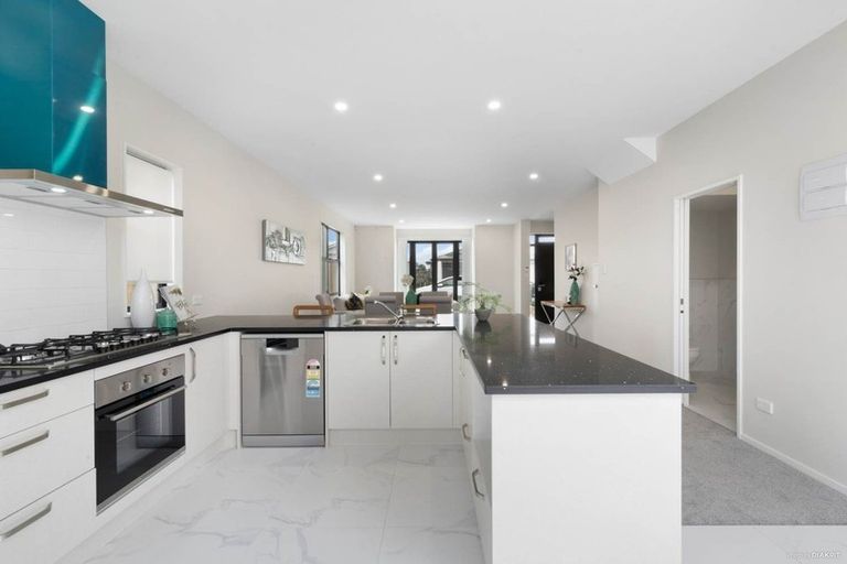 Photo of property in 18b Hollowout Street, Takanini, 2112