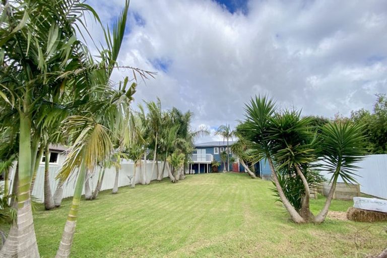 Photo of property in 12 Utting Street, Birkdale, Auckland, 0626